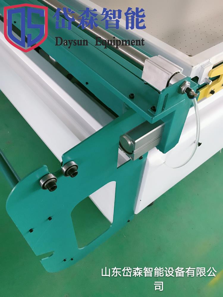 泰安岱森DS-A8L真空吸塑機用心鑄造