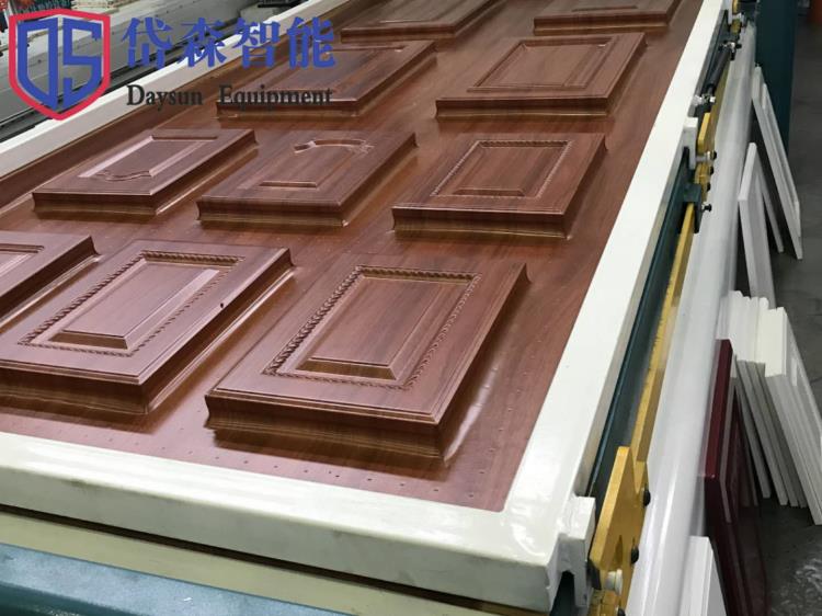 泰安岱森DS-A8L真空吸塑機用心鑄造