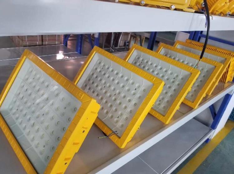 CCD97 加油站防爆燈 50W 60W 70W 80W