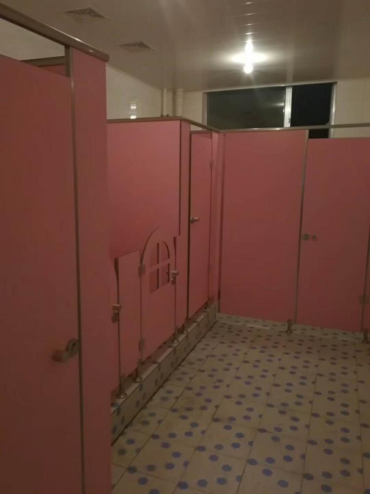 河南衛(wèi)生間隔斷建材廠家 鄭州二代抗倍特板