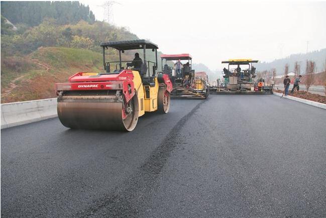 深圳小区沥青混泥土路面摊铺厂区沥青路面施工