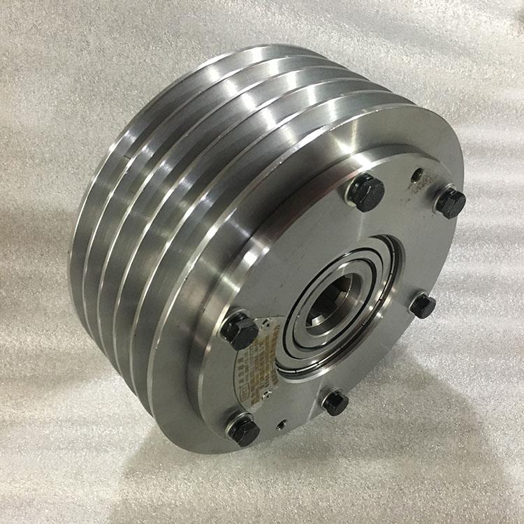 供应商机 汽车 汽车配件 传动系统 离合器 > 供应东风天锦吸尘车扫路