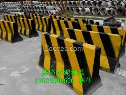 供應廣州水泥防撞墩詳情介紹