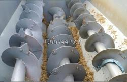 鄭州牛羊喂料車(chē)、牛羊喂料車(chē)、恒力機(jī)械