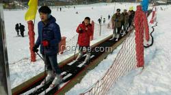 河北滑雪场牵引设备滚动式滑雪魔毯