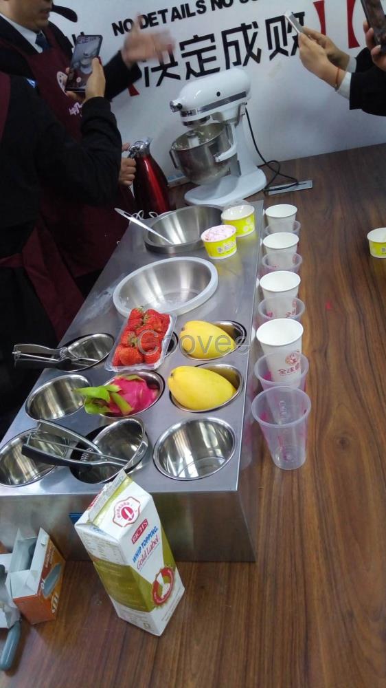 南陽奶茶設備冰淇淋機炒酸奶機制冰果汁機操作臺水吧設備冰淇淋機