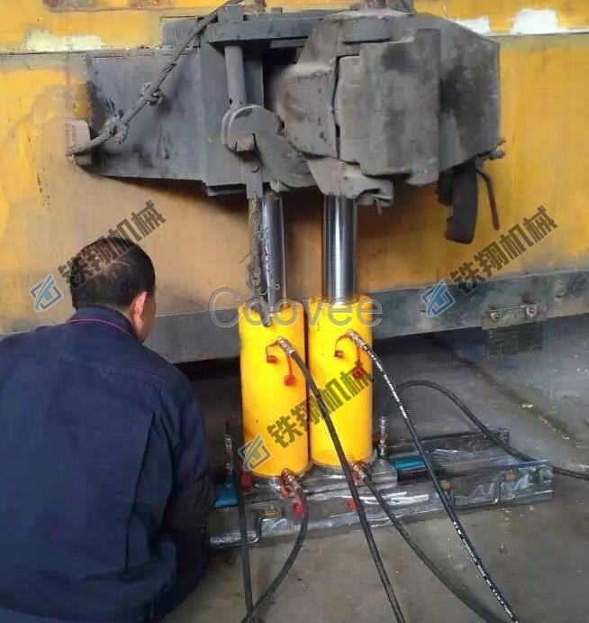 XT-TS200液壓復(fù)軌器鐵水車專用