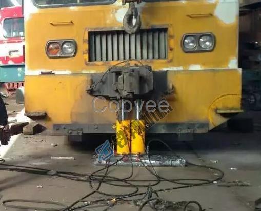 鋼廠鐵水車(chē)TXF-150型液壓復(fù)軌器