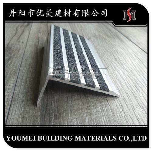 填充型樓梯金剛砂防滑條做法