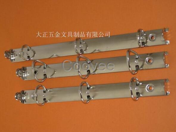 廣東廠家供應(yīng)三孔夾O型三孔文具夾金屬辦公裝訂活頁(yè)夾