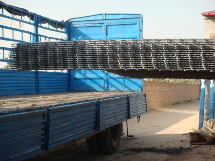 供應(yīng)D12CRB550鋼筋網(wǎng)