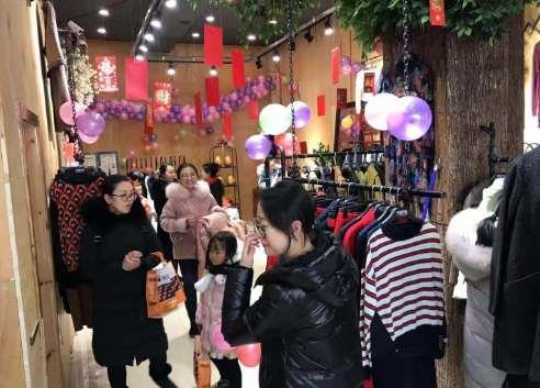 二三线城市开个品牌女装折扣店生意好