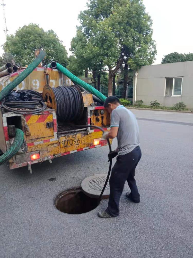 上海松江車墩高壓沖洗下水道 化糞池清掏 隔油池清理