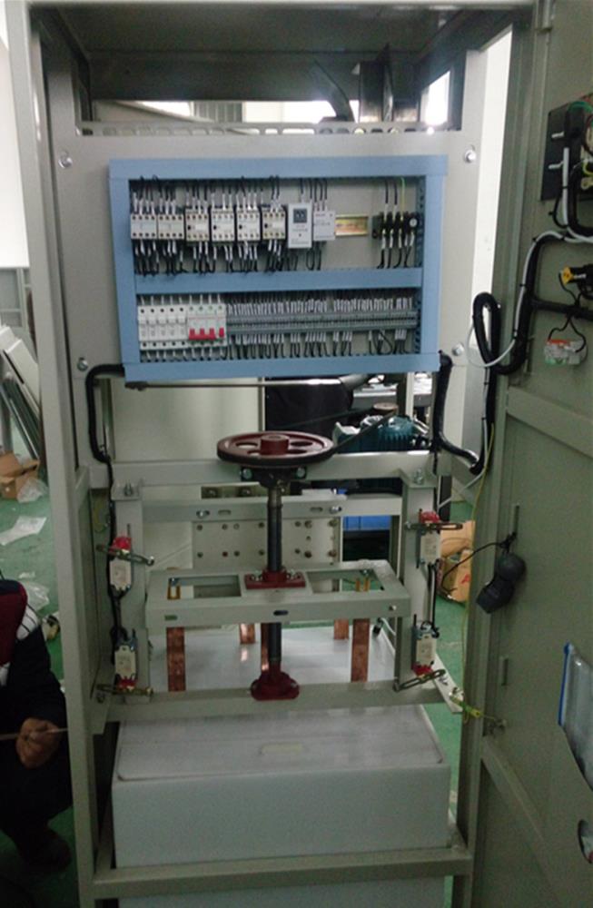 供應(yīng)繞線電機(jī)水阻啟動(dòng)柜-湖北力天機(jī)電設(shè)備有限公司