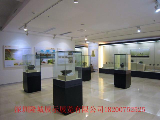 隆城展示博物館展示柜生產(chǎn)廠家