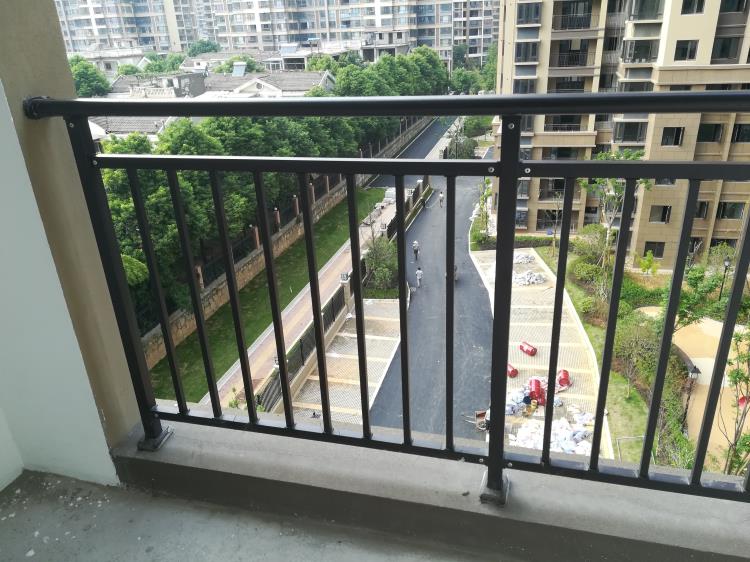 湖南鋅鋼陽臺欄桿圍墻欄桿配件型材廠家