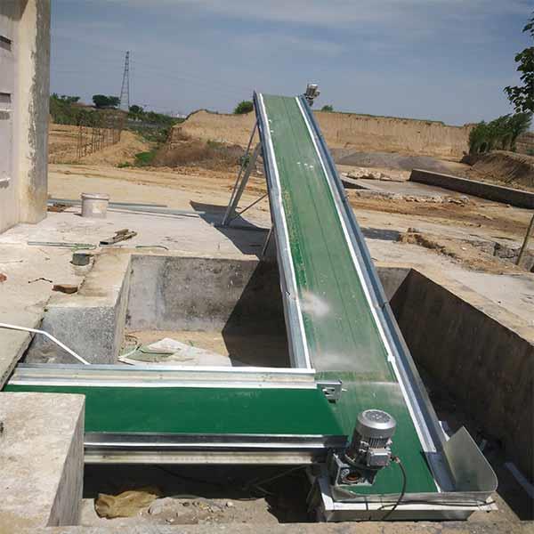 【传送带清粪机】云南荥阳宏伟 高品质 自动带式清粪机 传送带清粪机