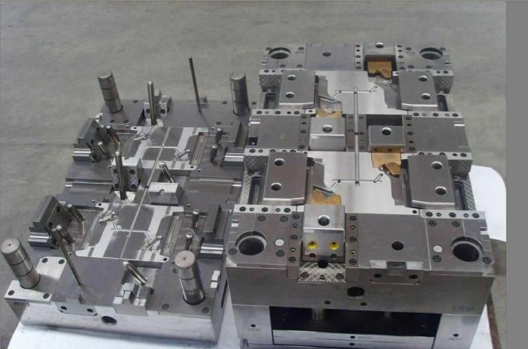 塑膠模具 液態(tài)硅膠模具 氣封澆口薄壁模具