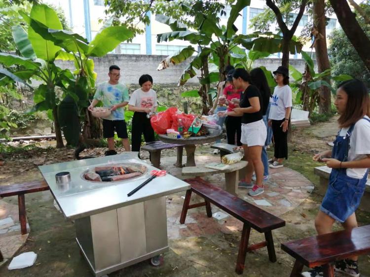 廣州天河區(qū)休閑垂釣自己做飯的農(nóng)家樂