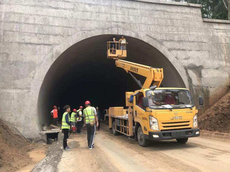 昆明高空車出租 路燈安裝車租賃 