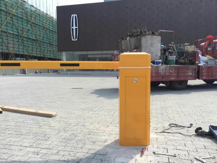 徐州百胜门道闸机bs306厂家直杆智能道闸车牌识别停车场