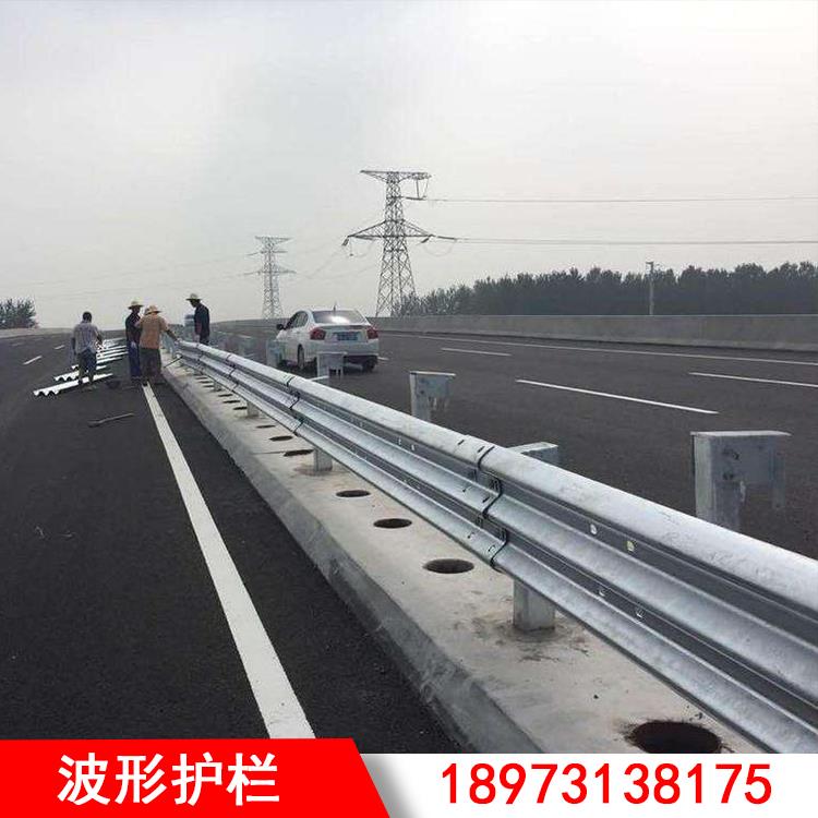 湖南波形護欄鍍鋅防撞護欄雙波護欄廠家直銷