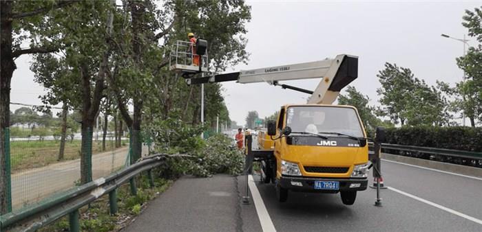 玉林路灯车出租车辆种类多