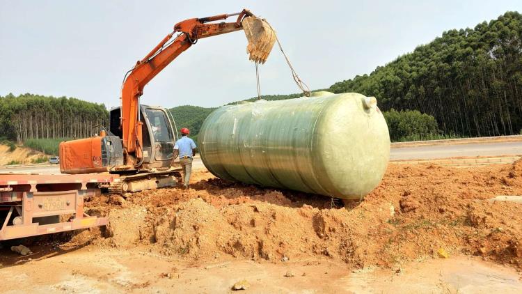 供應玻璃鋼化糞池