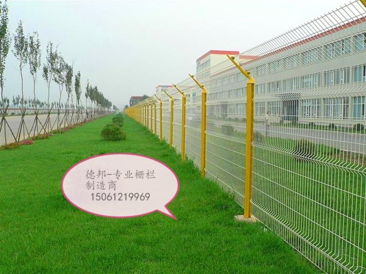 江蘇淮安桃型柱護欄網美觀大方